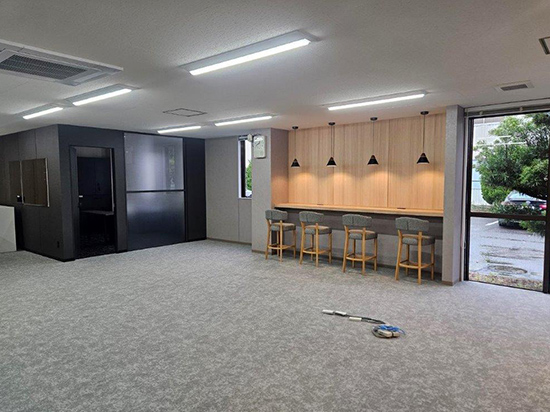 事務所のタイルカーペット工事